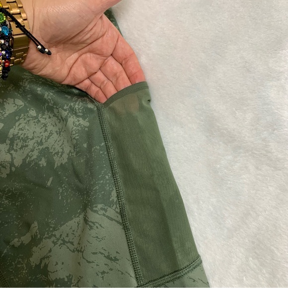 Womens REI Co Op High Rise green camo leggins size L with pockets - Picture 7 of 10